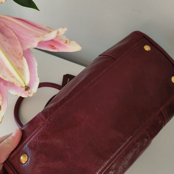 Miu Miu distressed leather satchel - Picture 3 of 7